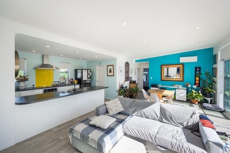 Photo of property in 69 Nash Parade, Foxton Beach, Foxton, 4815