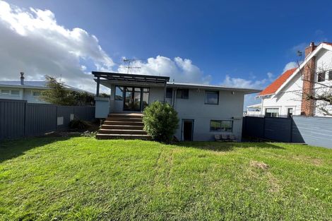Photo of property in 190 Hurstmere Road, Takapuna, Auckland, 0622