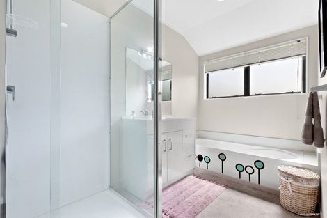 Photo of property in 1/3 Margan Avenue, New Lynn, Auckland, 0600