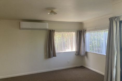 Photo of property in 936 East Coast Road, Northcross, Auckland, 0630