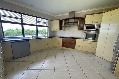 Photo of property in 9 Broadwood Rise, Kumeu, 0892