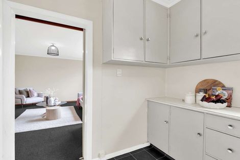 Photo of property in 2/84 Linton Street, West End, Palmerston North, 4410