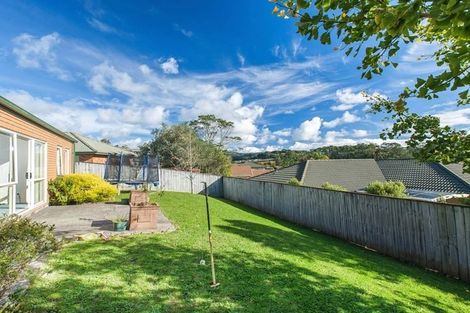 Photo of property in 52 Summerland Drive, Henderson, Auckland, 0612