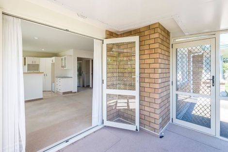 Photo of property in 18 Tararua Street, Paraparaumu, 5032