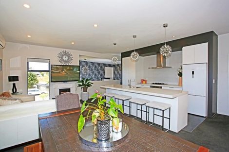 Photo of property in 10 Stockyard Crescent, Pukekohe, 2120