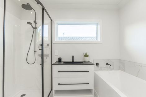 Photo of property in 301 Te Moana Road, Waikanae, 5036