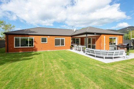 Photo of property in 36 Mauger Drive, Heathcote Valley, Christchurch, 8022