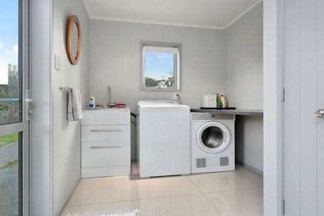 Photo of property in 17 Sheridan Crescent, Leamington, Cambridge, 3432