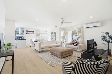 Photo of property in 79 Riverton Drive, Randwick Park, Auckland, 2105