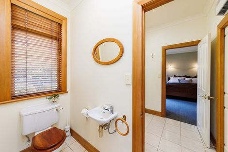 Photo of property in 5 Waicola Drive, Fitzherbert, Palmerston North, 4471