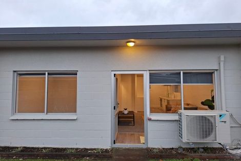 Photo of property in 33 Fulford Street, New Plymouth, 4310