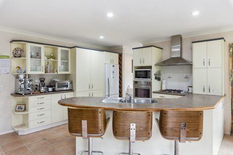 Photo of property in 25 Crown Hill, Paraparaumu, 5032