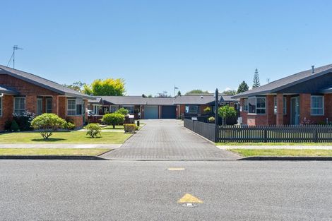 Photo of property in 2 Surrey Lane, Levin, 5510