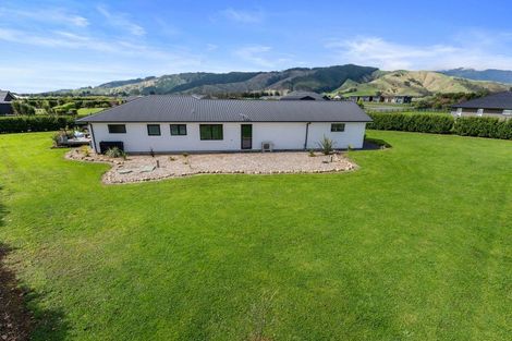 Photo of property in 10 Oriwa Lane, Levin, 5571