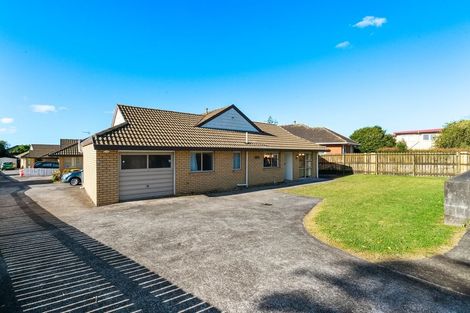 Photo of property in 1/10 Clevedon Road, Papakura, 2110