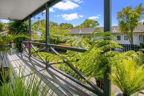 Photo of property in 2 Titiwai Place, Birkenhead, Auckland, 0626