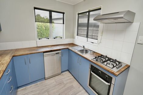 Photo of property in 34 Acacia Street, Kelvin Grove, Palmerston North, 4414