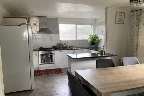 Photo of property in 35 Zita Maria Drive, Massey, Auckland, 0614