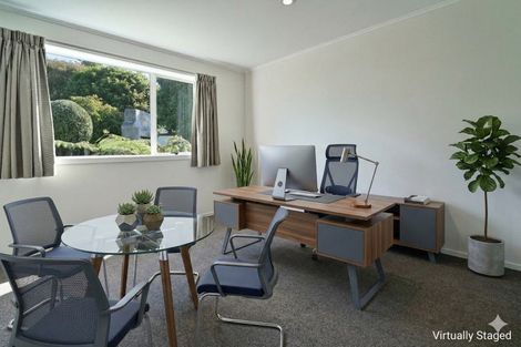 Photo of property in 28 Pitt Street, Clive, 4102