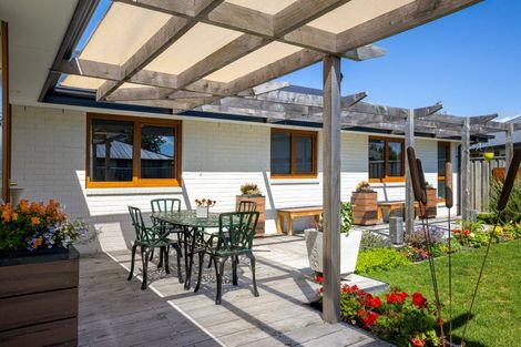 Photo of property in 2 Deans Place, Amberley, 7410