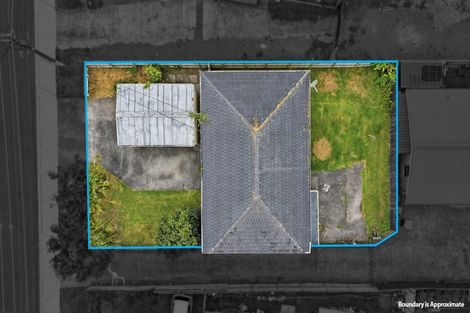 Photo of property in 47 Fairdene Avenue, Henderson, Auckland, 0610