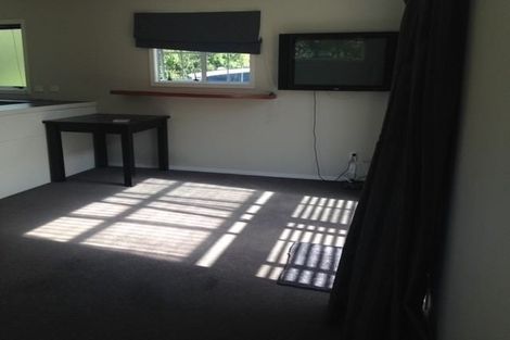 Photo of property in 25 Glenfern Road, Mellons Bay, Auckland, 2014