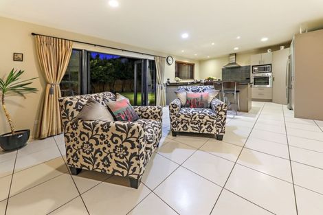 Photo of property in 11 Karson Place, Flat Bush, Auckland, 2016