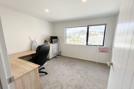 Photo of property in 4/60 Highland Drive, Highland Park, Auckland, 2010