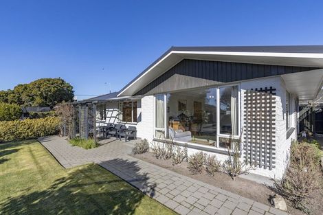 Photo of property in 3 Rachel Place, Avonhead, Christchurch, 8042