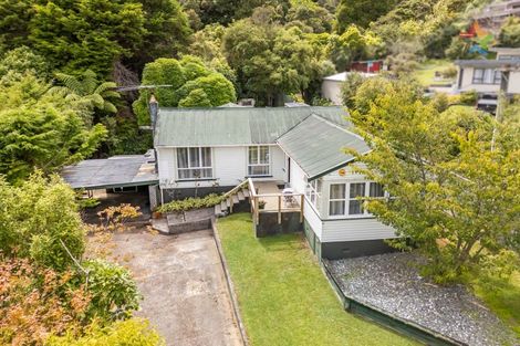 Photo of property in 21 Kennedy Grove, Stokes Valley, Lower Hutt, 5019