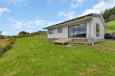 Photo of property in 2568e Paparoa-oakleigh Road, Paparoa, 0571