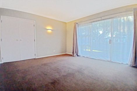 Photo of property in 36 James Evans Drive, Northcote, Auckland, 0627