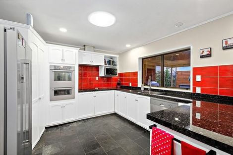 Photo of property in 12 Fernbird Place, Massey, Auckland, 0614