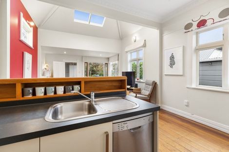 Photo of property in 18 Milton Street, Berhampore, Wellington, 6023