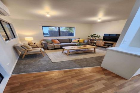 Photo of property in 35 Fruitvale Road, New Lynn, Auckland, 0600