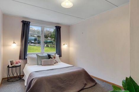 Photo of property in 5 Wakefield Terrace, Tawa, Wellington, 5028