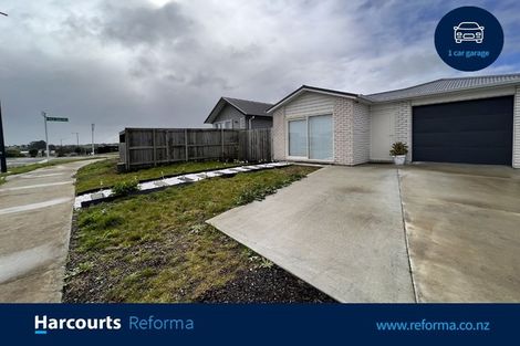 Photo of property in 30 Opouatu Avenue, Glenbrook, 2681