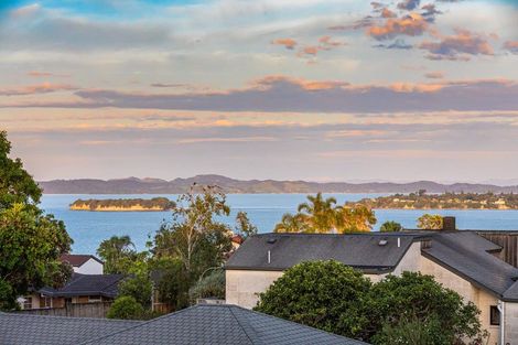 Photo of property in 32 Cockle Bay Road, Cockle Bay, Auckland, 2014