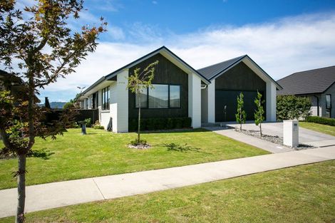 Photo of property in 7 Lewis Way, Cambridge, 3434