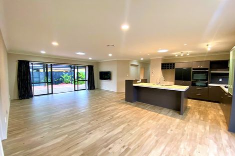 Photo of property in 25 Girvan Terrace, Wattle Downs, Auckland, 2103