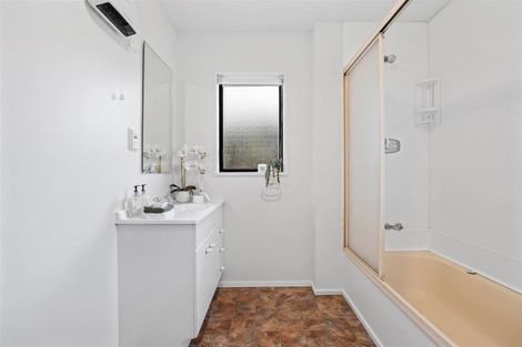 Photo of property in 2/32 Patterson Terrace, Halswell, Christchurch, 8025