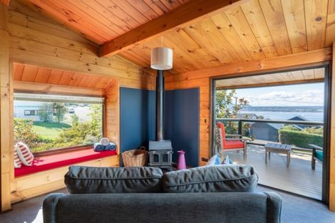 Photo of property in 106 Wakeman Road, Acacia Bay, Taupo, 3330