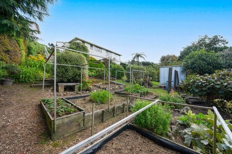 Photo of property in 6 Te Reinga View, Tawa, Wellington, 5028