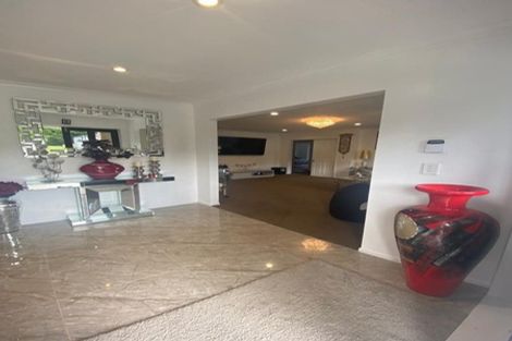 Photo of property in 121 Everglade Drive, Totara Heights, Auckland, 2105