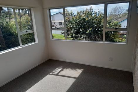Photo of property in 1/2 Northwick Place, Hillcrest, Auckland, 0627