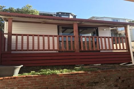 Photo of property in 6 Howard Street, Mount Cook, Wellington, 6021