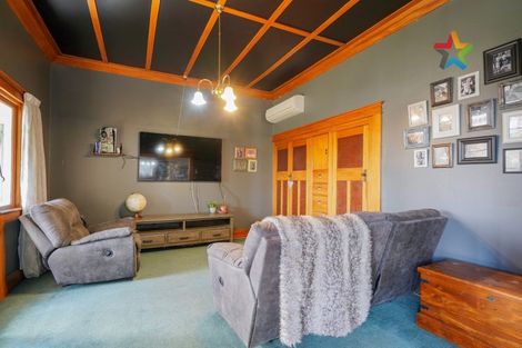 Photo of property in 1 Home Street, Winton, 9720