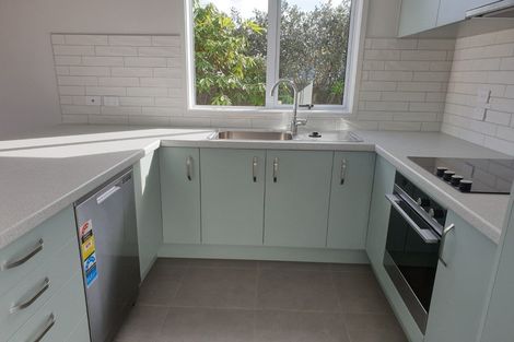 Photo of property in 93a Awaroa Road, Sunnyvale, Auckland, 0612