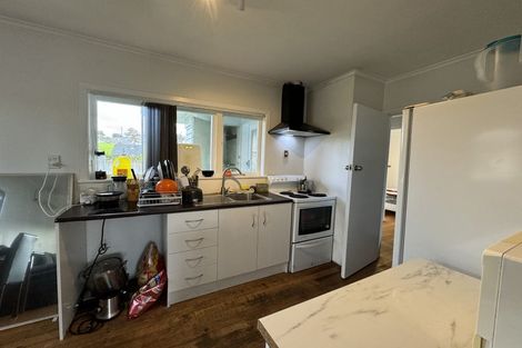 Photo of property in 9 Huruhuru Road, Massey, Auckland, 0614