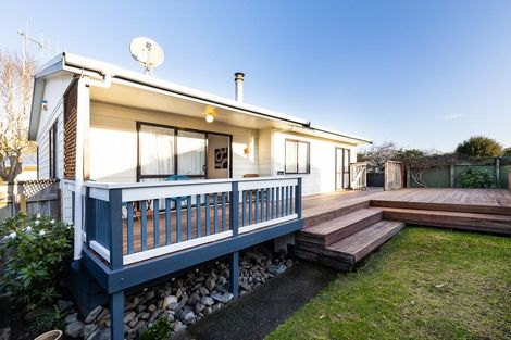 Photo of property in 5 Spackman Crescent, Paraparaumu, 5032